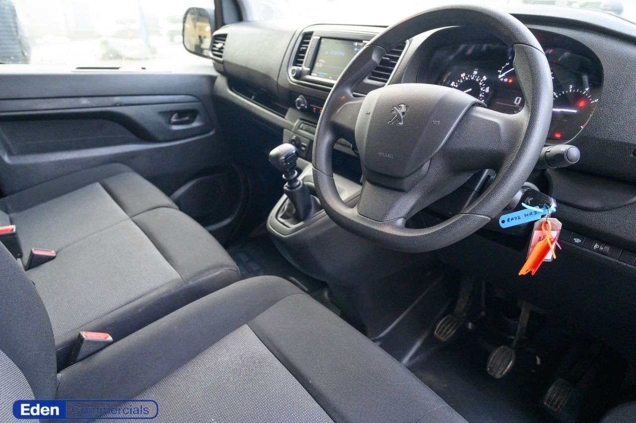 A 2023 PEUGEOT EXPERT 1.5 BlueHDi 1000 Professional Premium + Manual MWB AIR CON + MEDIA SCREEN A 2023 PEUGEOT EXPERT 1.5 BlueHDi 1000 Professional Premium + Manual MWB AIR CON + MEDIA SCREEN