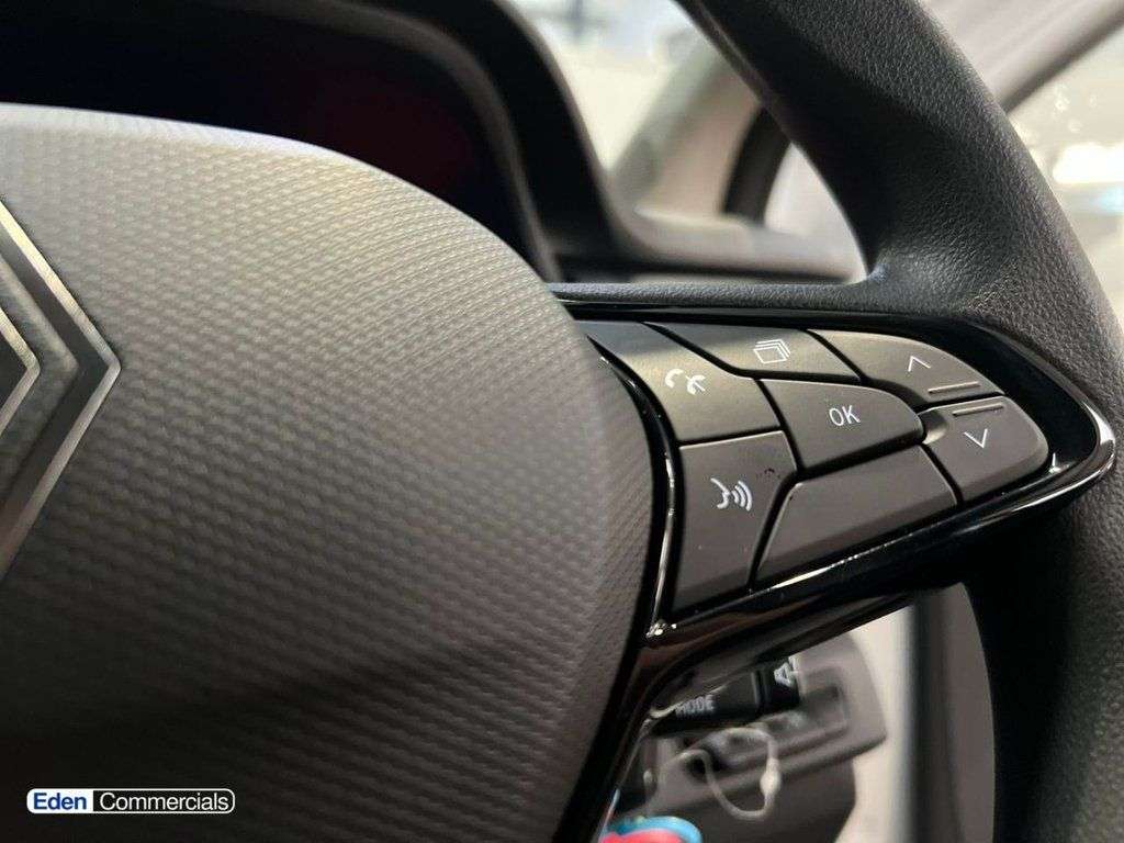 2025 RENAULT TRAFIC 2025 RENAULT TRAFIC