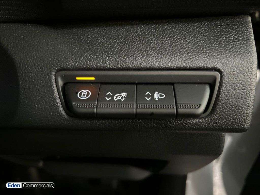 2025 RENAULT TRAFIC 2025 RENAULT TRAFIC