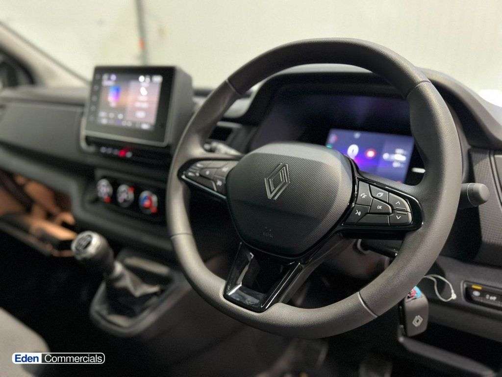 2025 RENAULT TRAFIC 2025 RENAULT TRAFIC