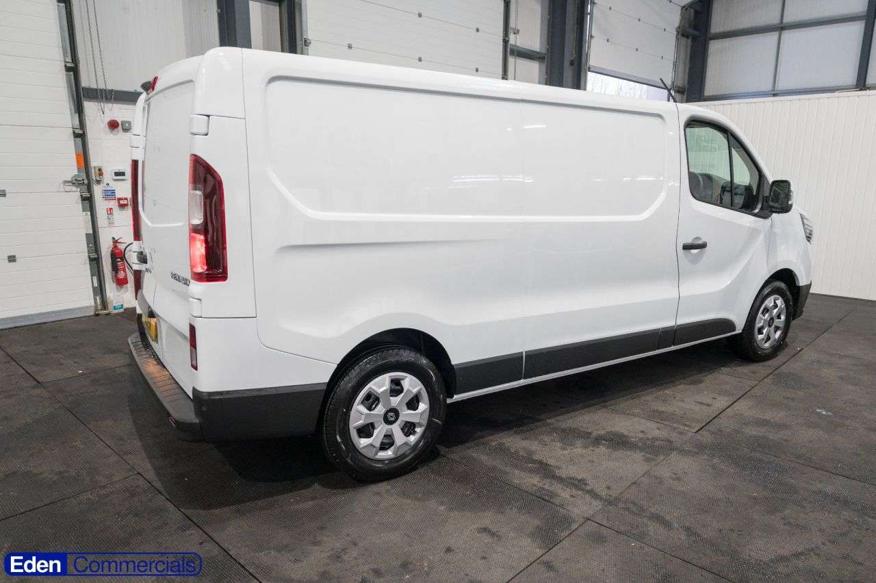 A 2025 RENAULT TRAFIC 2.0 dCi Blue LL30 Advance Panel Van 5dr Diesel Manual L2 H1 Euro 6 (s/s) (1 A 2025 RENAULT TRAFIC 2.0 dCi Blue LL30 Advance Panel Van 5dr Diesel Manual L2 H1 Euro 6 (s/s) (1