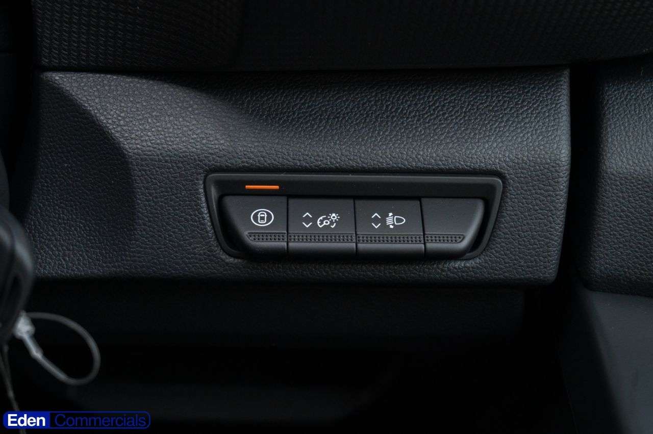 2025 RENAULT TRAFIC 2025 RENAULT TRAFIC