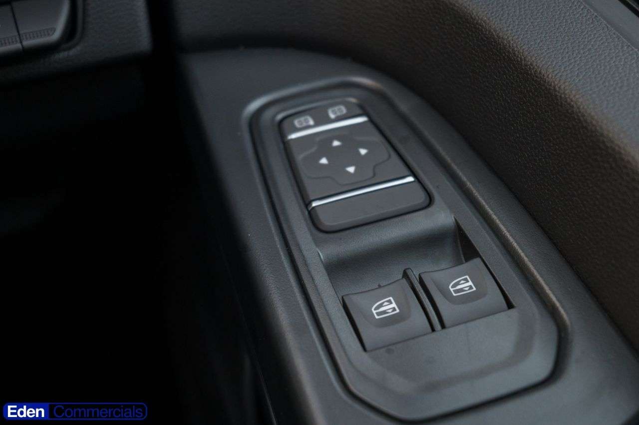 2025 RENAULT TRAFIC 2025 RENAULT TRAFIC