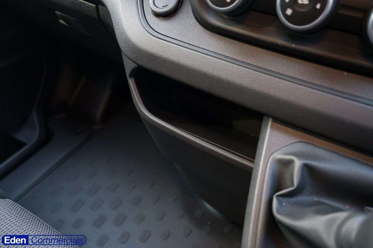 2025 RENAULT TRAFIC 2025 RENAULT TRAFIC