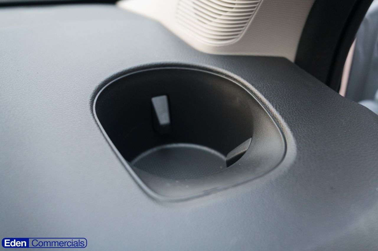 2025 RENAULT TRAFIC 2025 RENAULT TRAFIC