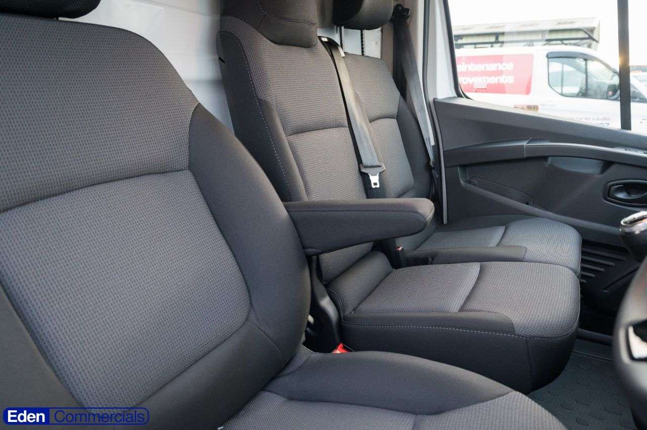2025 RENAULT TRAFIC 2025 RENAULT TRAFIC