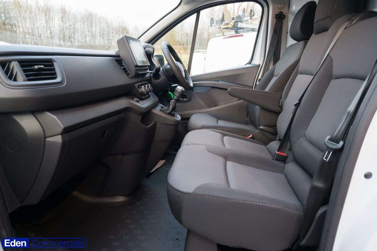 2025 RENAULT TRAFIC 2025 RENAULT TRAFIC