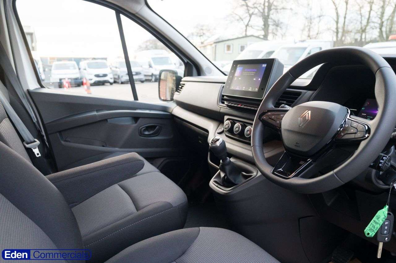 2025 RENAULT TRAFIC 2025 RENAULT TRAFIC