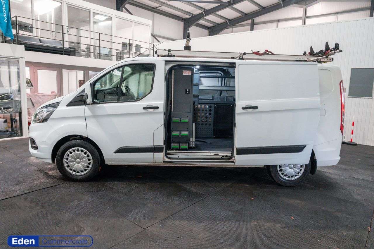 A 2020 FORD TRANSIT CUSTOM 2.0 320 EcoBlue Trend Panel Van 5dr Diesel Manual L2 H1 Euro 6 (s/s) (105 p A 2020 FORD TRANSIT CUSTOM 2.0 320 EcoBlue Trend Panel Van 5dr Diesel Manual L2 H1 Euro 6 (s/s) (105 p