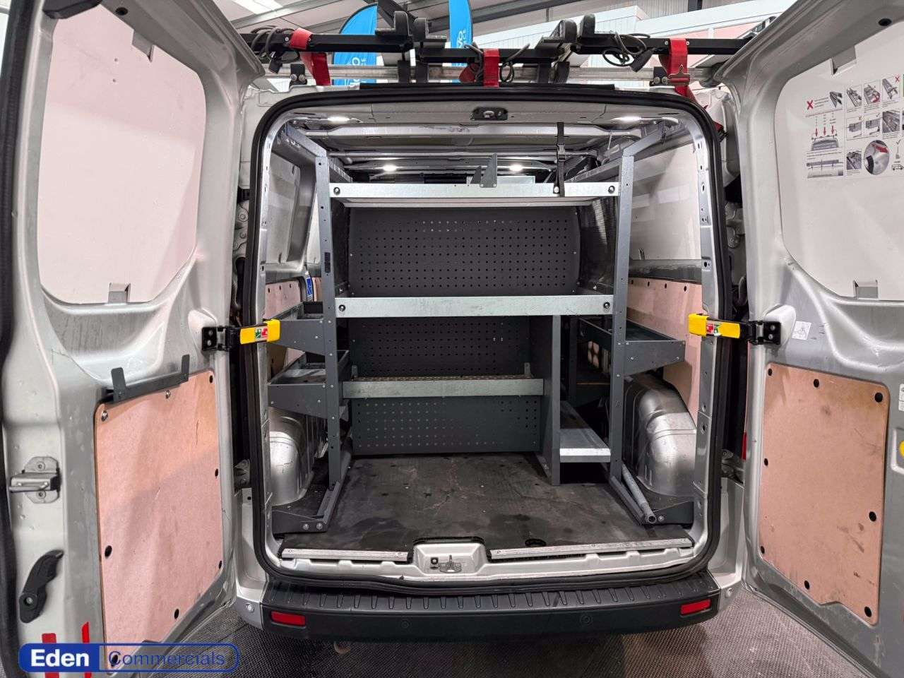 A 2020 FORD TRANSIT CUSTOM 2.0 340 EcoBlue MHEV Limited L2 H1 Euro 6 (s/s) (130 ps) A 2020 FORD TRANSIT CUSTOM 2.0 340 EcoBlue MHEV Limited L2 H1 Euro 6 (s/s) (130 ps)