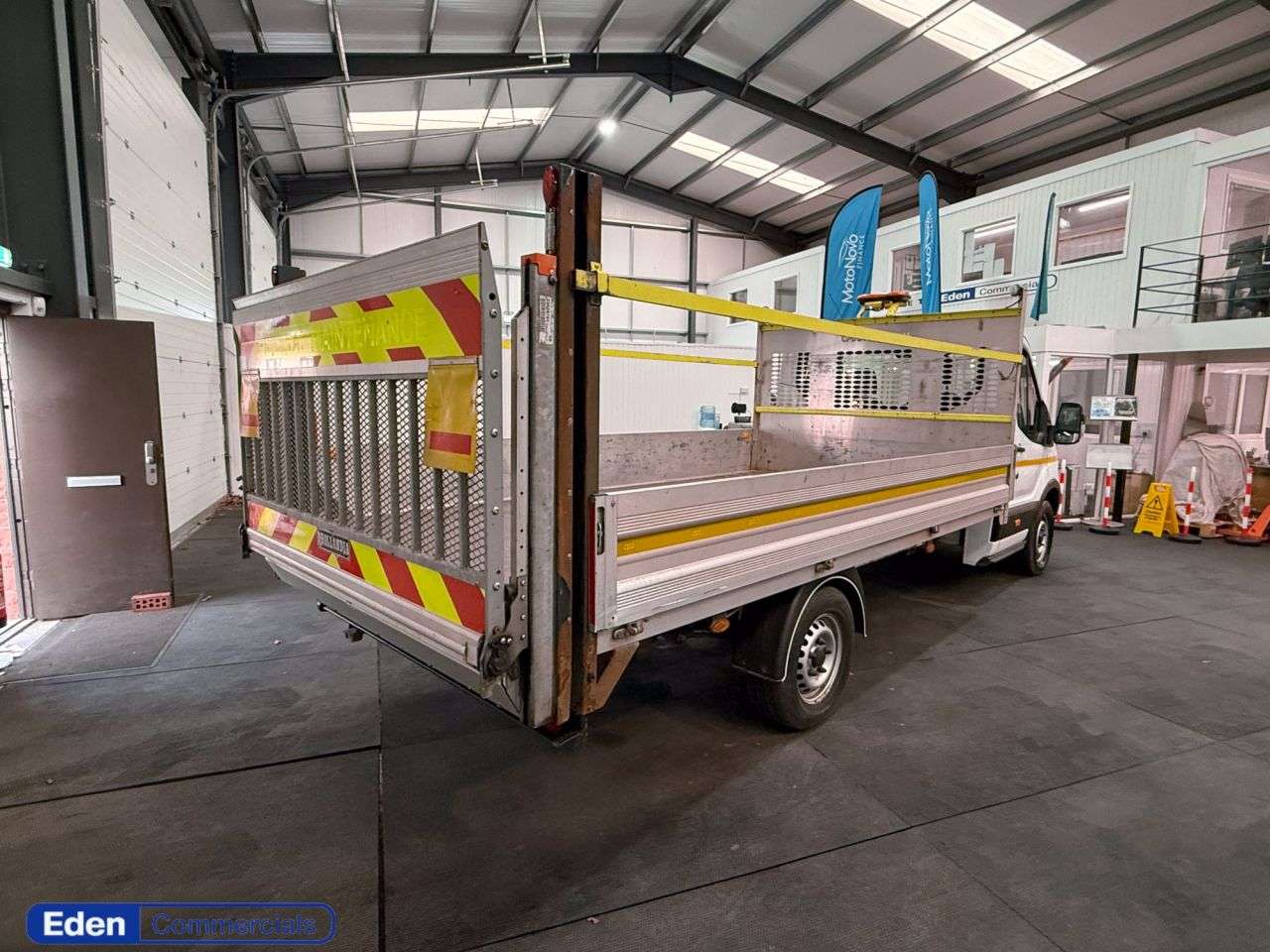 A 2022 FORD TRANSIT 2.0 350 EcoBlue HD Leader Chassis Cab 2dr Diesel Manual RWD L4 Euro 6 (s/s) A 2022 FORD TRANSIT 2.0 350 EcoBlue HD Leader Chassis Cab 2dr Diesel Manual RWD L4 Euro 6 (s/s)