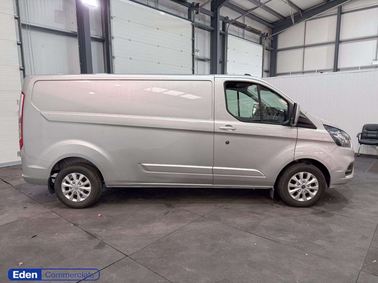 A 2022 FORD TRANSIT CUSTOM 2.0 300 EcoBlue Limited L2 H1 Euro 6 (s/s) (130 ps) HEATED SEATS + AIR CON+ A 2022 FORD TRANSIT CUSTOM 2.0 300 EcoBlue Limited L2 H1 Euro 6 (s/s) (130 ps) HEATED SEATS + AIR CON+