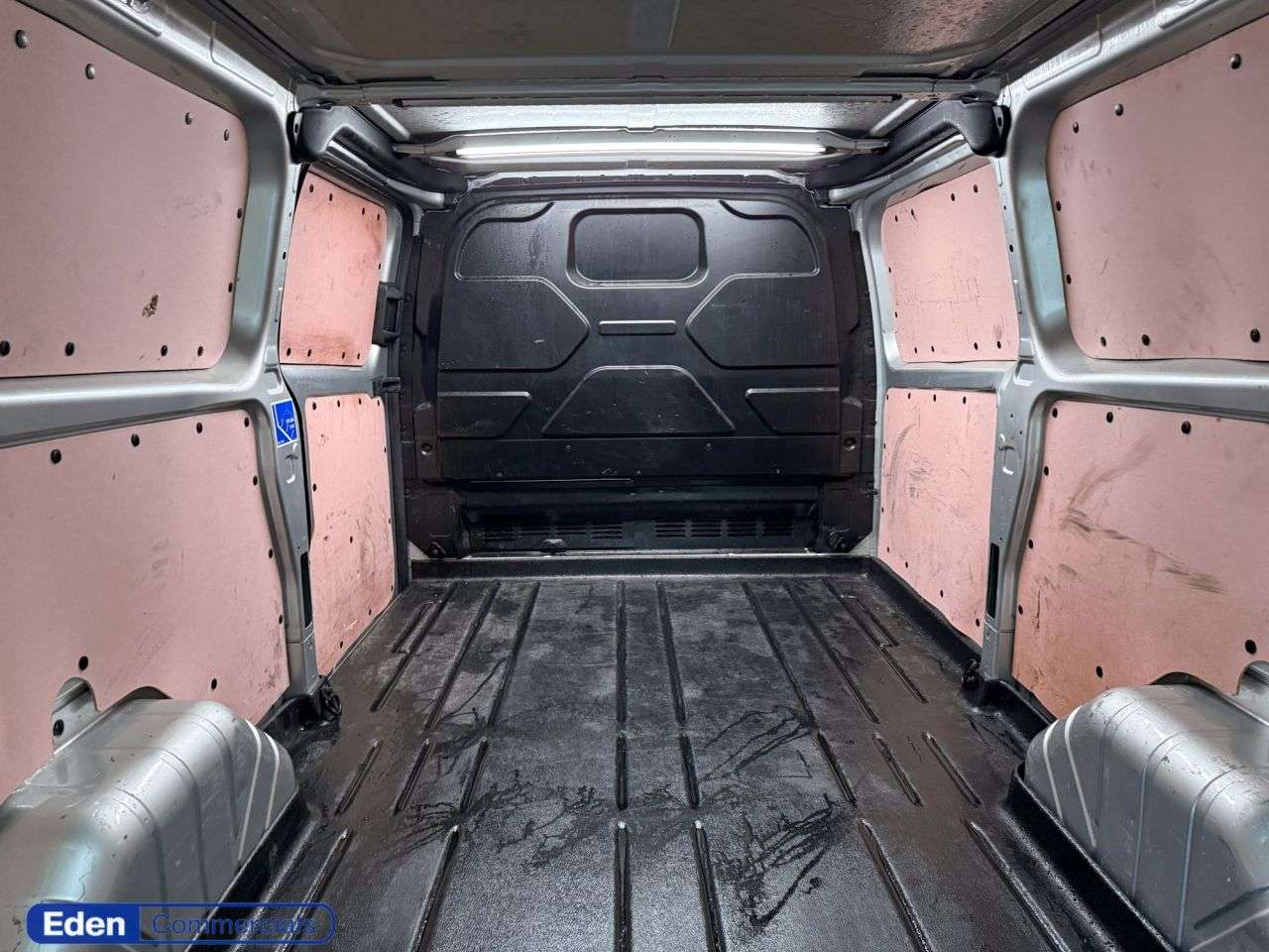 A 2022 FORD TRANSIT CUSTOM 2.0 300 EcoBlue Limited L2 H1 Euro 6 (s/s) (130 ps) HEATED SEATS + AIR CON+ A 2022 FORD TRANSIT CUSTOM 2.0 300 EcoBlue Limited L2 H1 Euro 6 (s/s) (130 ps) HEATED SEATS + AIR CON+