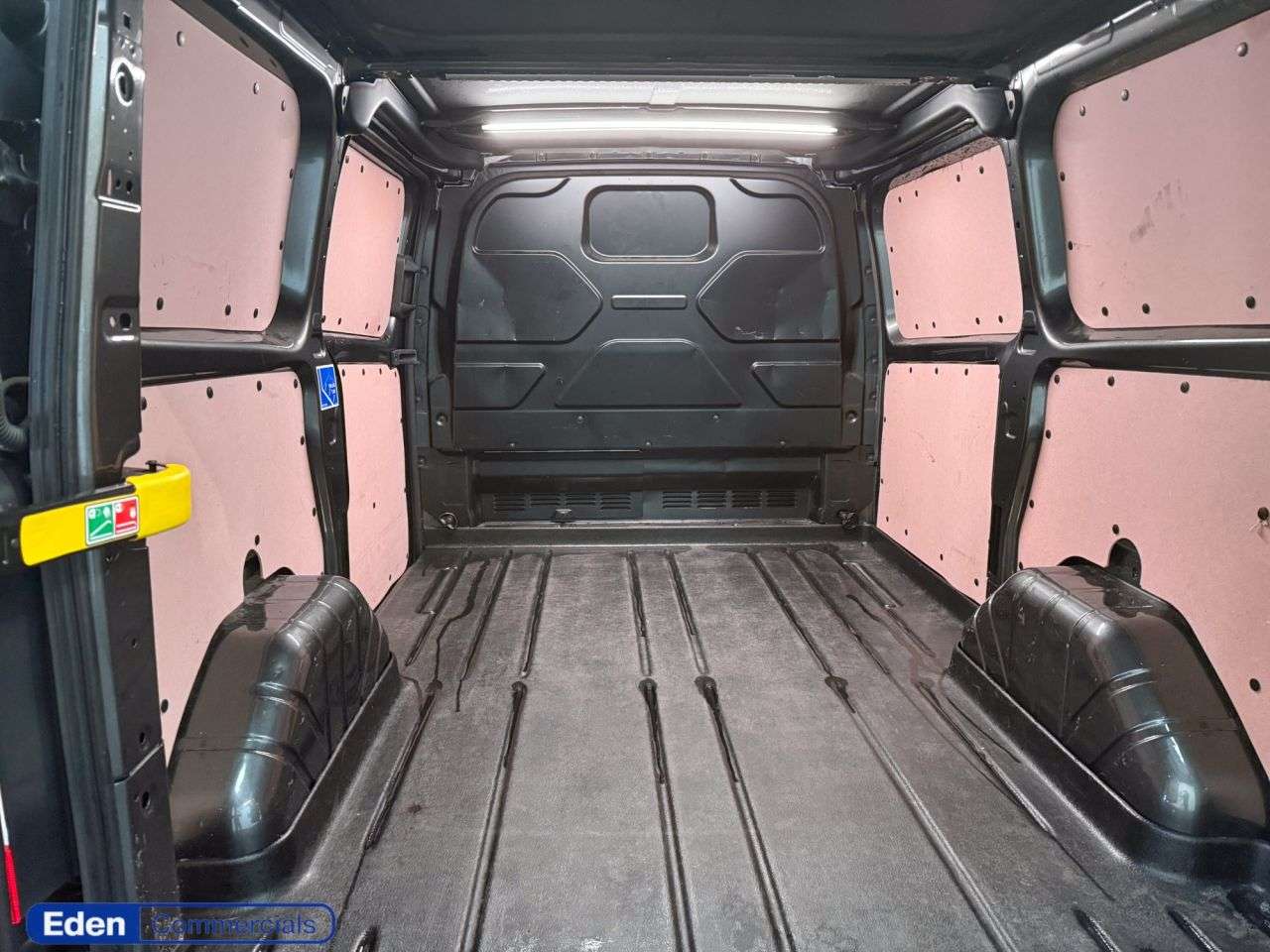 A 2023 FORD TRANSIT CUSTOM 2.0 340 EcoBlue Limited Auto L1 H1 Euro 6 (s/s) (170 ps) OVER 200 VANS ON O A 2023 FORD TRANSIT CUSTOM 2.0 340 EcoBlue Limited Auto L1 H1 Euro 6 (s/s) (170 ps) OVER 200 VANS ON O