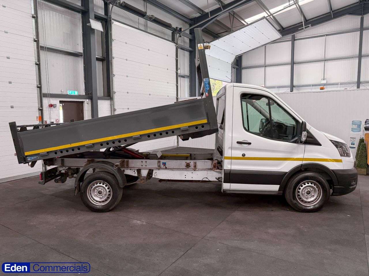 A 2022 FORD TRANSIT 2.0 350 Single Cab Tipper Diesel Manual FWD L2 Euro 6 (s/s) (1-Stop) (130 p A 2022 FORD TRANSIT 2.0 350 Single Cab Tipper Diesel Manual FWD L2 Euro 6 (s/s) (1-Stop) (130 p