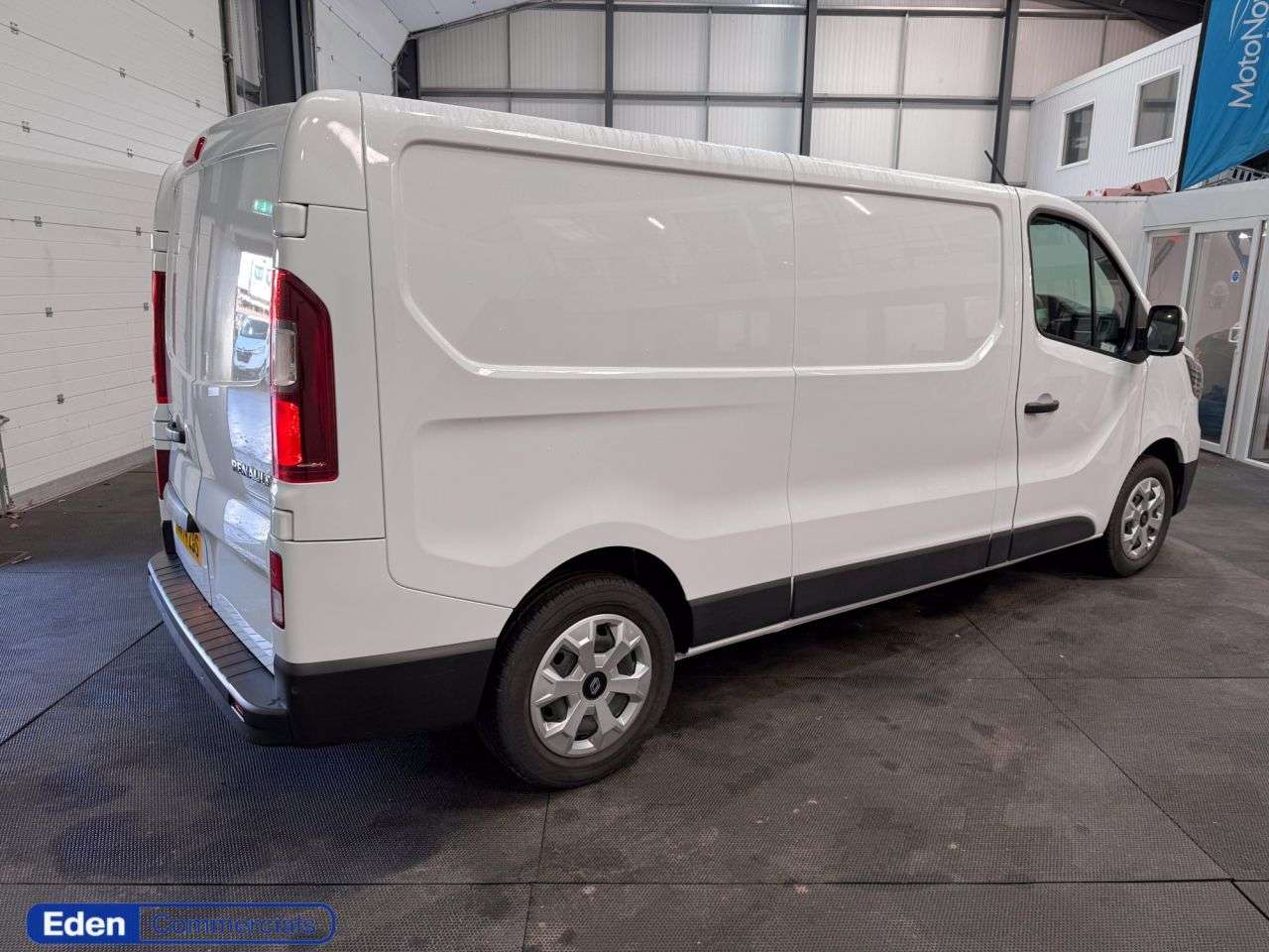 A 2024 RENAULT TRAFIC 2.0 dCi Blue LL30 Advance Panel Van 5dr Diesel Manual L2 H1 Euro 6 (s/s) (1 A 2024 RENAULT TRAFIC 2.0 dCi Blue LL30 Advance Panel Van 5dr Diesel Manual L2 H1 Euro 6 (s/s) (1