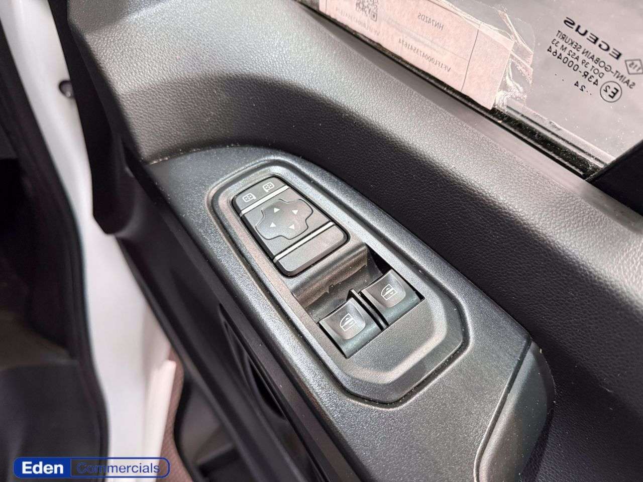 2024 RENAULT TRAFIC 2024 RENAULT TRAFIC