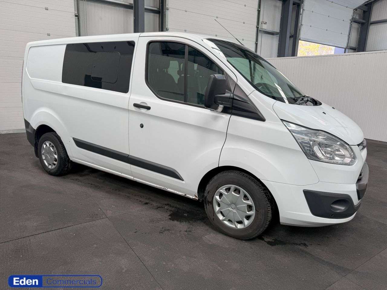 A 2017 FORD TRANSIT CUSTOM 2.0 TDCi 310 Trend L2 H2 (170 g/km, 128 bhp) * 6 SEATER CREW VAN * A 2017 FORD TRANSIT CUSTOM 2.0 TDCi 310 Trend L2 H2 (170 g/km, 128 bhp) * 6 SEATER CREW VAN *