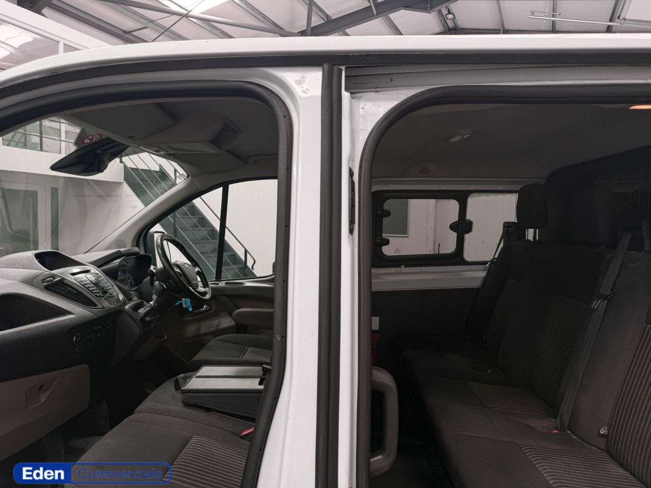 A 2017 FORD TRANSIT CUSTOM 2.0 TDCi 310 Trend L2 H2 (170 g/km, 128 bhp) * 6 SEATER CREW VAN * A 2017 FORD TRANSIT CUSTOM 2.0 TDCi 310 Trend L2 H2 (170 g/km, 128 bhp) * 6 SEATER CREW VAN *