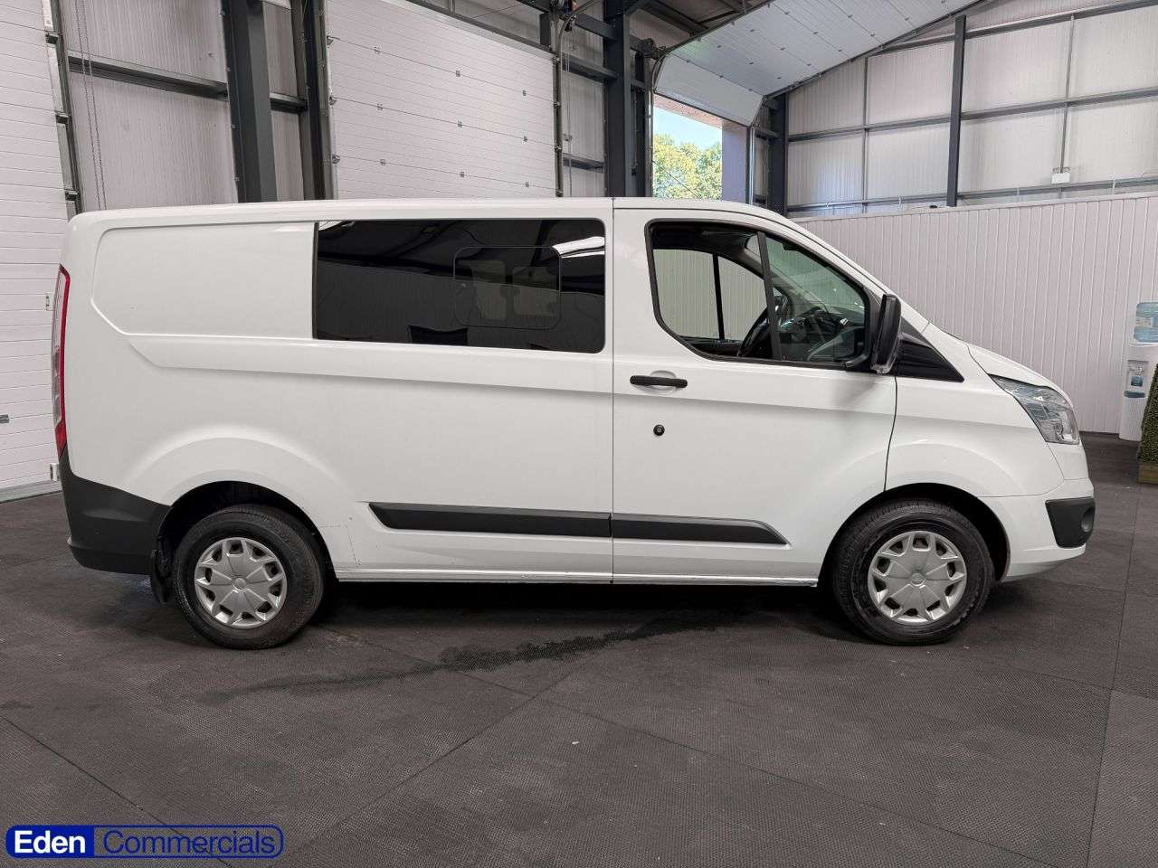 A 2017 FORD TRANSIT CUSTOM 2.0 TDCi 310 Trend L2 H2 (170 g/km, 128 bhp) * 6 SEATER CREW VAN * A 2017 FORD TRANSIT CUSTOM 2.0 TDCi 310 Trend L2 H2 (170 g/km, 128 bhp) * 6 SEATER CREW VAN *
