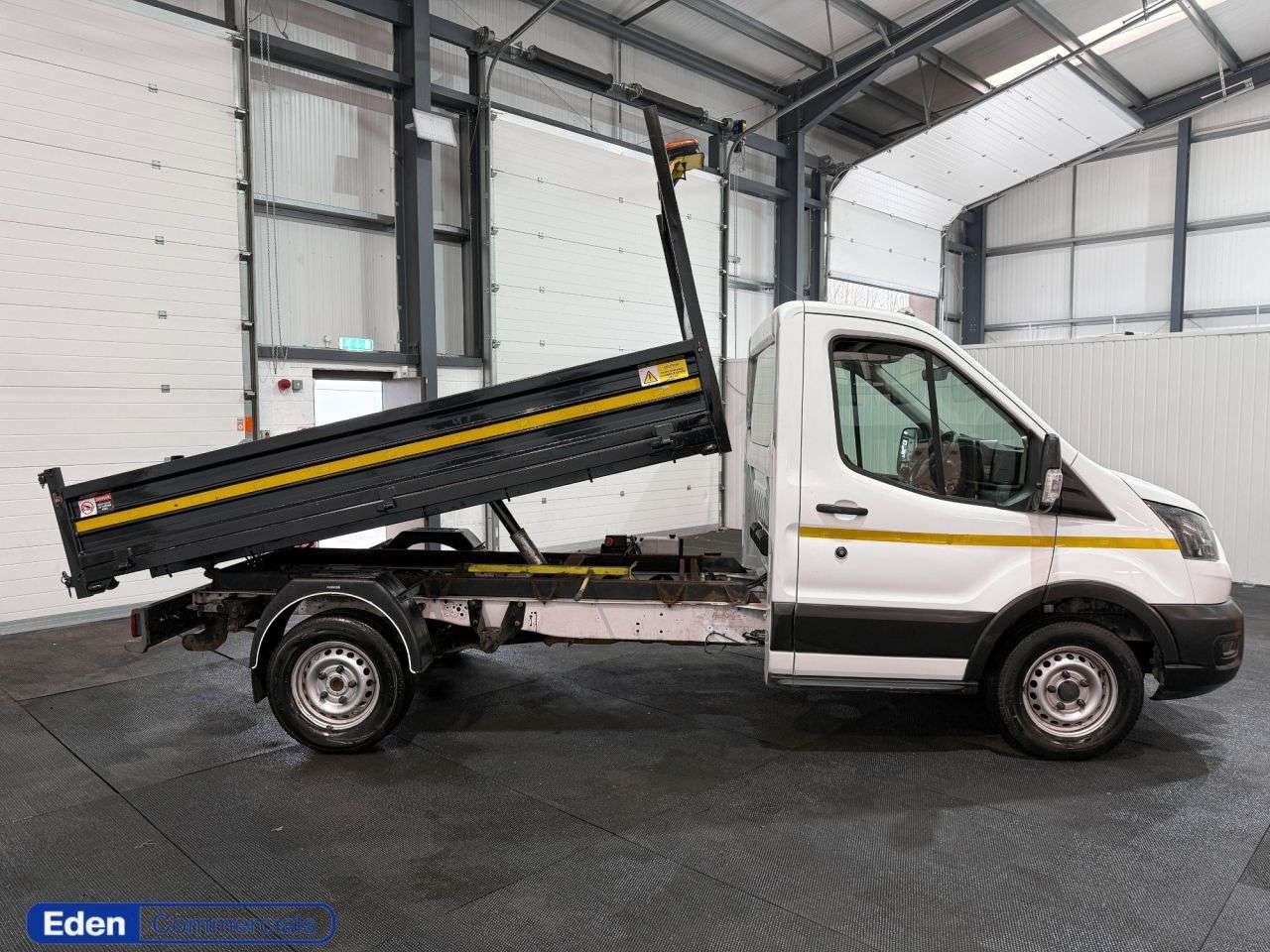 A 2022 FORD TRANSIT 2.0 350 EcoBlue HD Leader Chassis Cab 2dr Diesel Manual RWD L2 Euro 6 (s/s) A 2022 FORD TRANSIT 2.0 350 EcoBlue HD Leader Chassis Cab 2dr Diesel Manual RWD L2 Euro 6 (s/s)