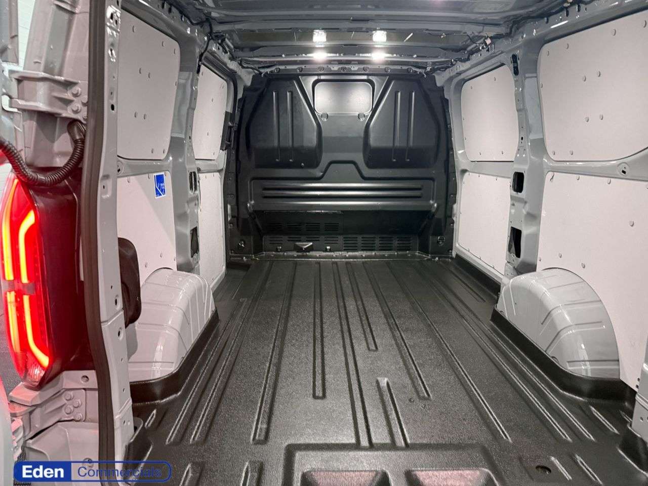 A 2024 FORD E-TRANSIT CUSTOM 320 65kWh Sport Panel Van 5dr Electric Auto L1 H1 (218 ps) A 2024 FORD E-TRANSIT CUSTOM 320 65kWh Sport Panel Van 5dr Electric Auto L1 H1 (218 ps)