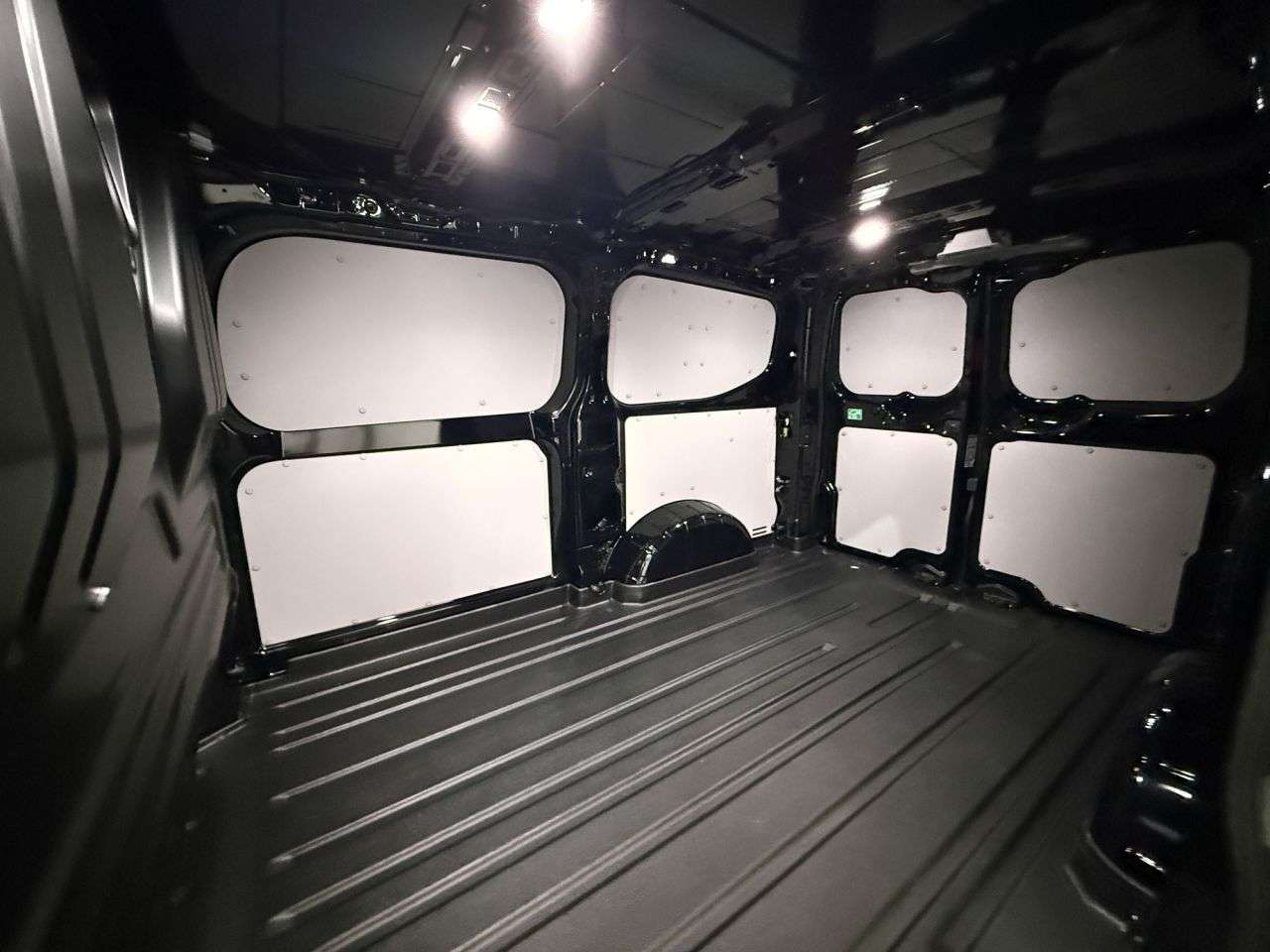 A 2026 FORD TRANSIT CUSTOM 2.5 320 Duratec 11.8kWh Limited Panel Van 5dr Petrol Plug-in Hybrid Auto L1 A 2026 FORD TRANSIT CUSTOM 2.5 320 Duratec 11.8kWh Limited Panel Van 5dr Petrol Plug-in Hybrid Auto L1