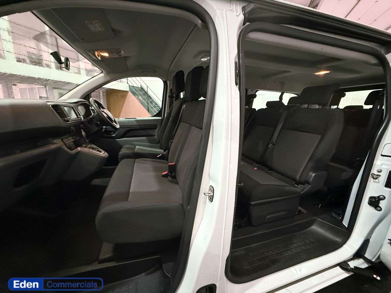 A 2022 VAUXHALL VIVARO LIFE ELECTRIC 50kWh Combi MPV 5dr Electric Auto LWB (9 Seat, 11kW Charger) (136 ps) A 2022 VAUXHALL VIVARO LIFE ELECTRIC 50kWh Combi MPV 5dr Electric Auto LWB (9 Seat, 11kW Charger) (136 ps)