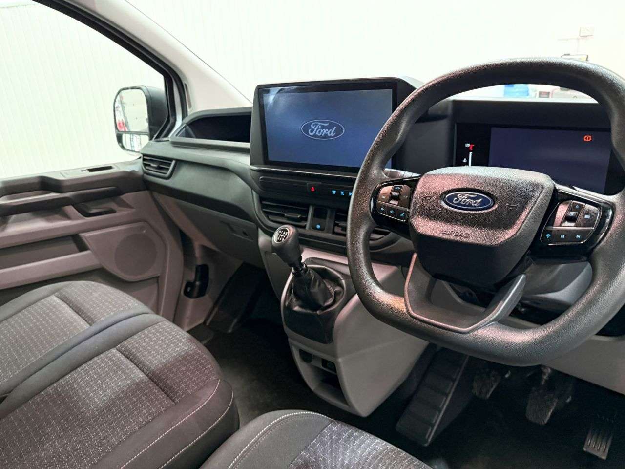 A 2024 FORD TRANSIT CUSTOM 2.0 300 EcoBlue Trend Crew Van Double Cab L2 H1 Euro 6 (s/s) (136 ps) CREW A 2024 FORD TRANSIT CUSTOM 2.0 300 EcoBlue Trend Crew Van Double Cab L2 H1 Euro 6 (s/s) (136 ps) CREW