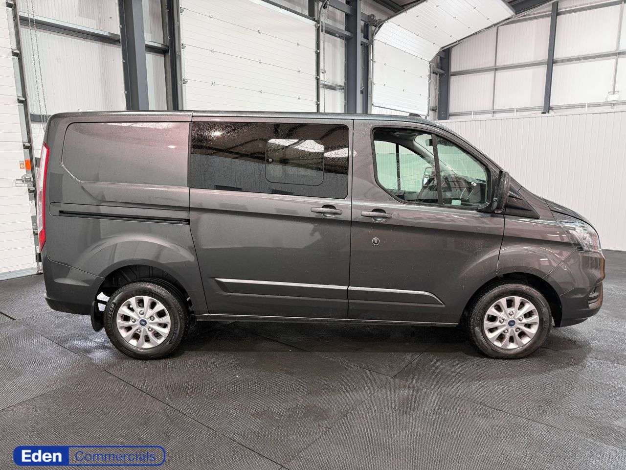 A 2022 FORD TRANSIT CUSTOM 2.0 320 EcoBlue Limited Crew Van Auto L1 H1 Euro 6 (170 ps) AIR CON + 6 SEA A 2022 FORD TRANSIT CUSTOM 2.0 320 EcoBlue Limited Crew Van Auto L1 H1 Euro 6 (170 ps) AIR CON + 6 SEA
