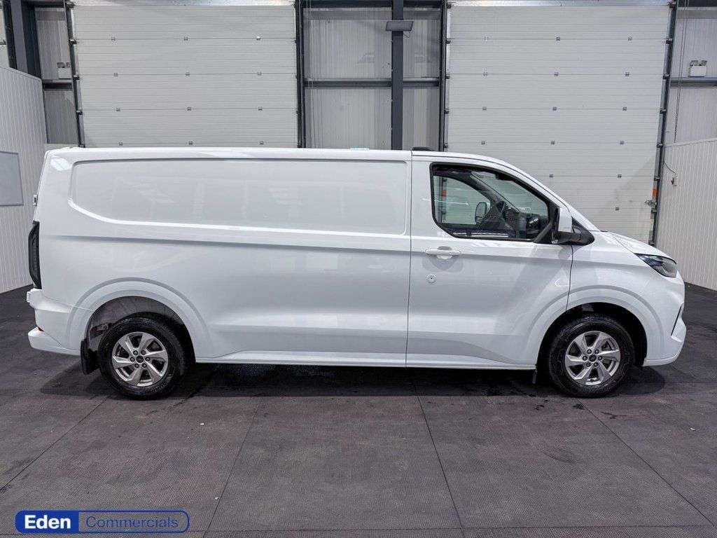 A 2025 FORD TRANSIT CUSTOM 2.0 280 EcoBlue Limited Panel Van 5dr Diesel Auto L2 H1 Euro 6 (s/s) (136 p A 2025 FORD TRANSIT CUSTOM 2.0 280 EcoBlue Limited Panel Van 5dr Diesel Auto L2 H1 Euro 6 (s/s) (136 p