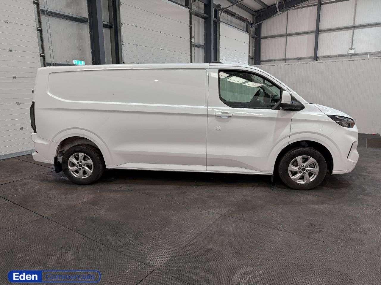 A 2025 FORD TRANSIT CUSTOM 2.0 320 EcoBlue Limited Panel Van 5dr Diesel Manual L2 H1 Euro 6 LWB (136 p A 2025 FORD TRANSIT CUSTOM 2.0 320 EcoBlue Limited Panel Van 5dr Diesel Manual L2 H1 Euro 6 LWB (136 p
