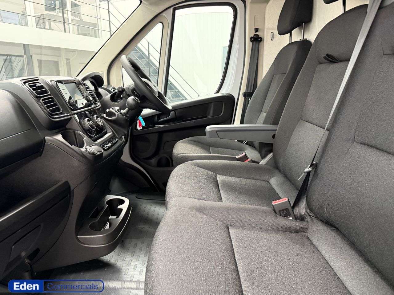 A 2025 PEUGEOT BOXER 2.2 BlueHDi 335 Professional L3 H2 Euro 6 (140 ps) A 2025 PEUGEOT BOXER 2.2 BlueHDi 335 Professional L3 H2 Euro 6 (140 ps)