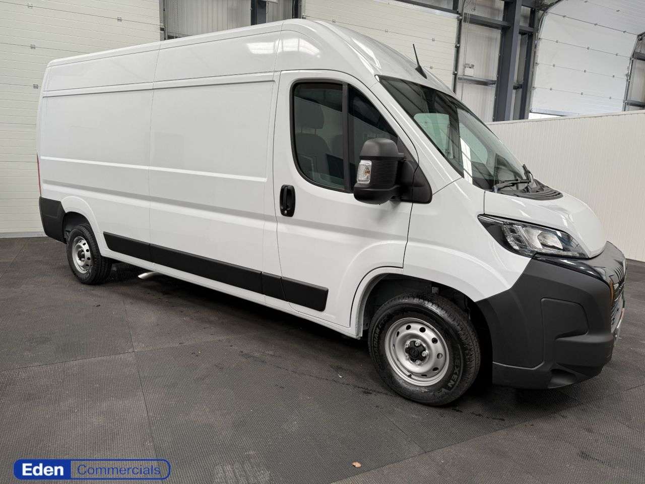 A 2025 PEUGEOT BOXER 2.2 BlueHDi 335 Professional L3 H2 Euro 6 (s/s) (140 ps) A 2025 PEUGEOT BOXER 2.2 BlueHDi 335 Professional L3 H2 Euro 6 (s/s) (140 ps)