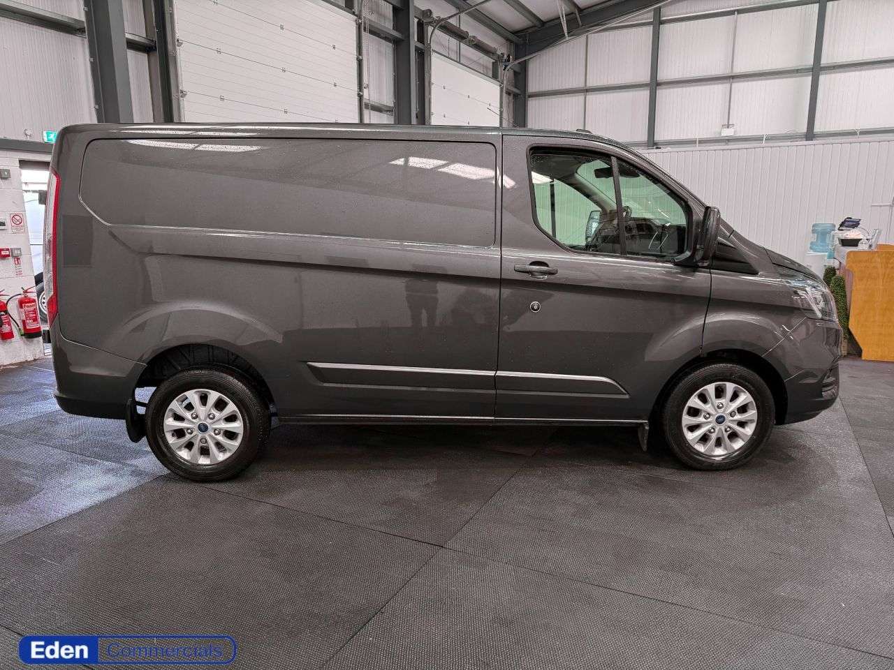 A 2023 FORD TRANSIT CUSTOM 2.0 280 EcoBlue Limited Panel Van 5dr Diesel Manual L1 H1 Euro 6 (s/s) (130 A 2023 FORD TRANSIT CUSTOM 2.0 280 EcoBlue Limited Panel Van 5dr Diesel Manual L1 H1 Euro 6 (s/s) (130