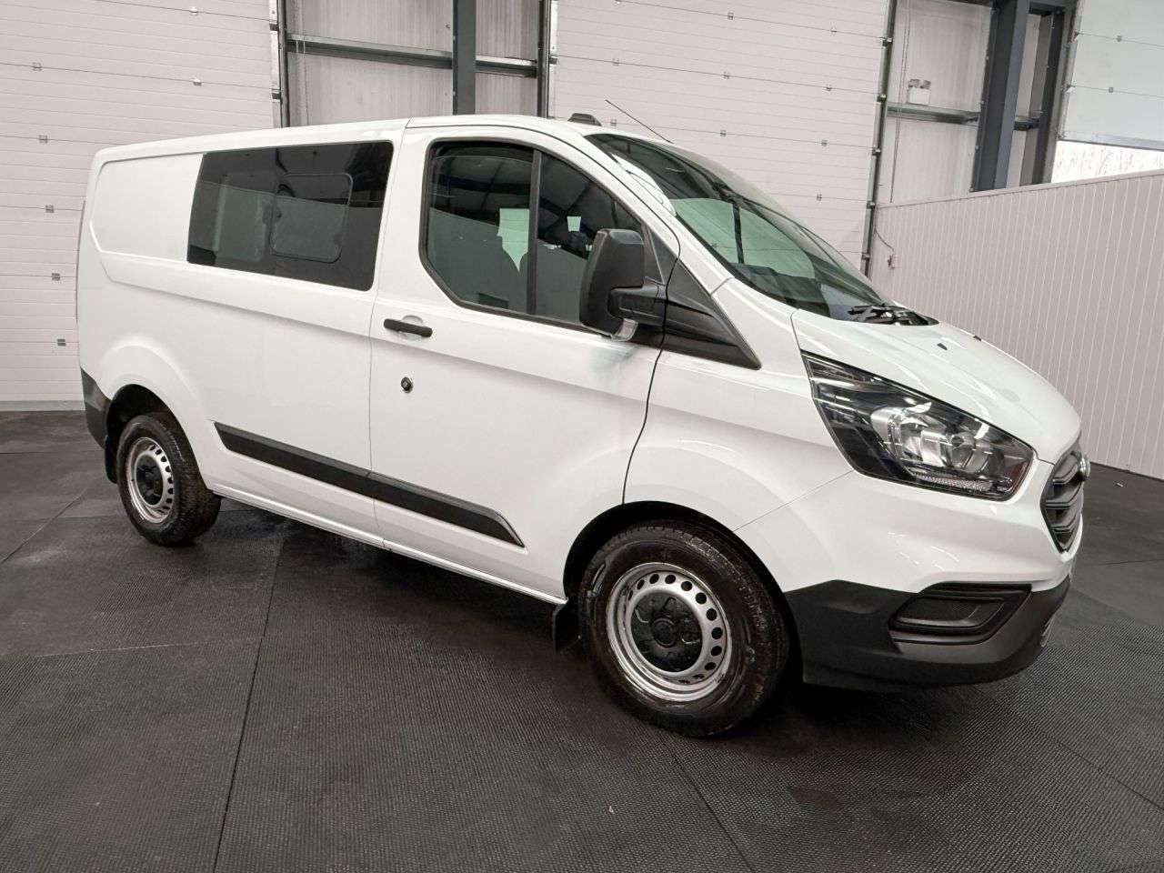 A 2022 FORD TRANSIT CUSTOM 2.0 320 EcoBlue Leader Crew Van Double Cab 5dr Diesel Manual L1 H1 Euro 6 ( A 2022 FORD TRANSIT CUSTOM 2.0 320 EcoBlue Leader Crew Van Double Cab 5dr Diesel Manual L1 H1 Euro 6 (