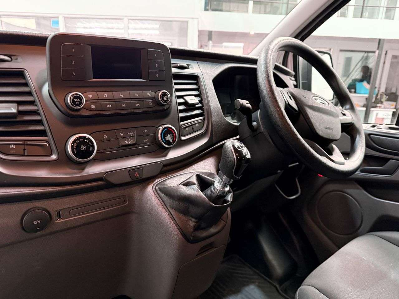 A 2022 FORD TRANSIT CUSTOM 2.0 320 EcoBlue Leader Crew Van Double Cab 5dr Diesel Manual L1 H1 Euro 6 ( A 2022 FORD TRANSIT CUSTOM 2.0 320 EcoBlue Leader Crew Van Double Cab 5dr Diesel Manual L1 H1 Euro 6 (