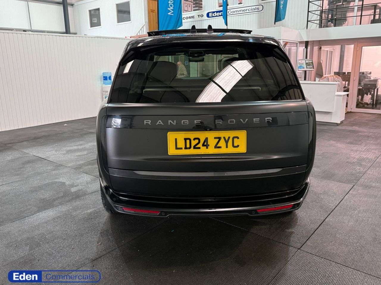 A 2024 LAND ROVER RANGE ROVER 3.0 P550e 38.2kWh Autobiography SUV 5dr Petrol Plug-in Hybrid Auto 4WD Euro A 2024 LAND ROVER RANGE ROVER 3.0 P550e 38.2kWh Autobiography SUV 5dr Petrol Plug-in Hybrid Auto 4WD Euro