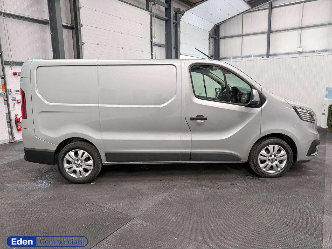A 2022 RENAULT TRAFIC 2.0 dCi Blue SL28 Sport Panel Van 5dr Diesel Manual L1 H1 Euro 6 (s/s) (130 A 2022 RENAULT TRAFIC 2.0 dCi Blue SL28 Sport Panel Van 5dr Diesel Manual L1 H1 Euro 6 (s/s) (130