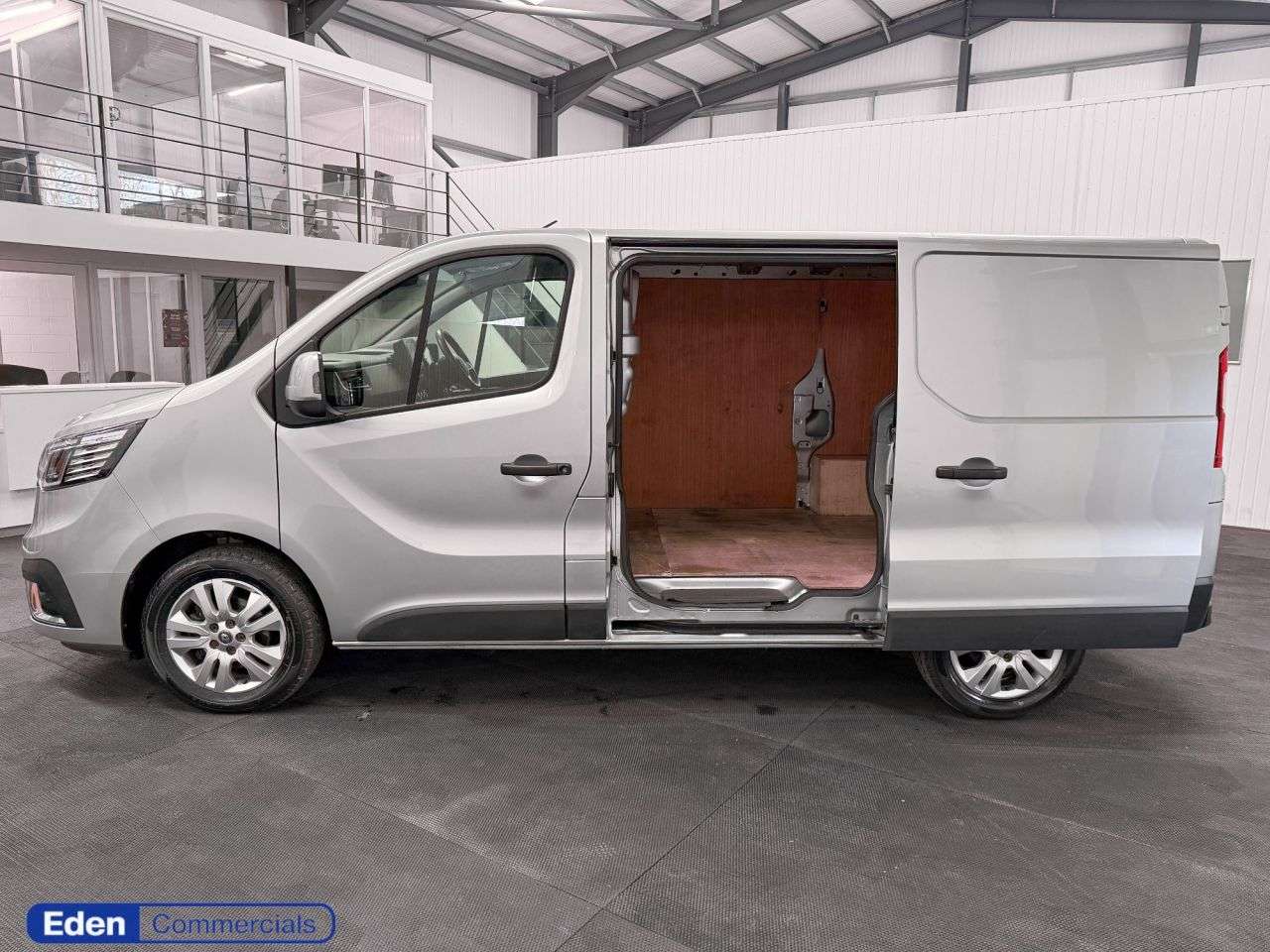 2022 RENAULT TRAFIC 2022 RENAULT TRAFIC