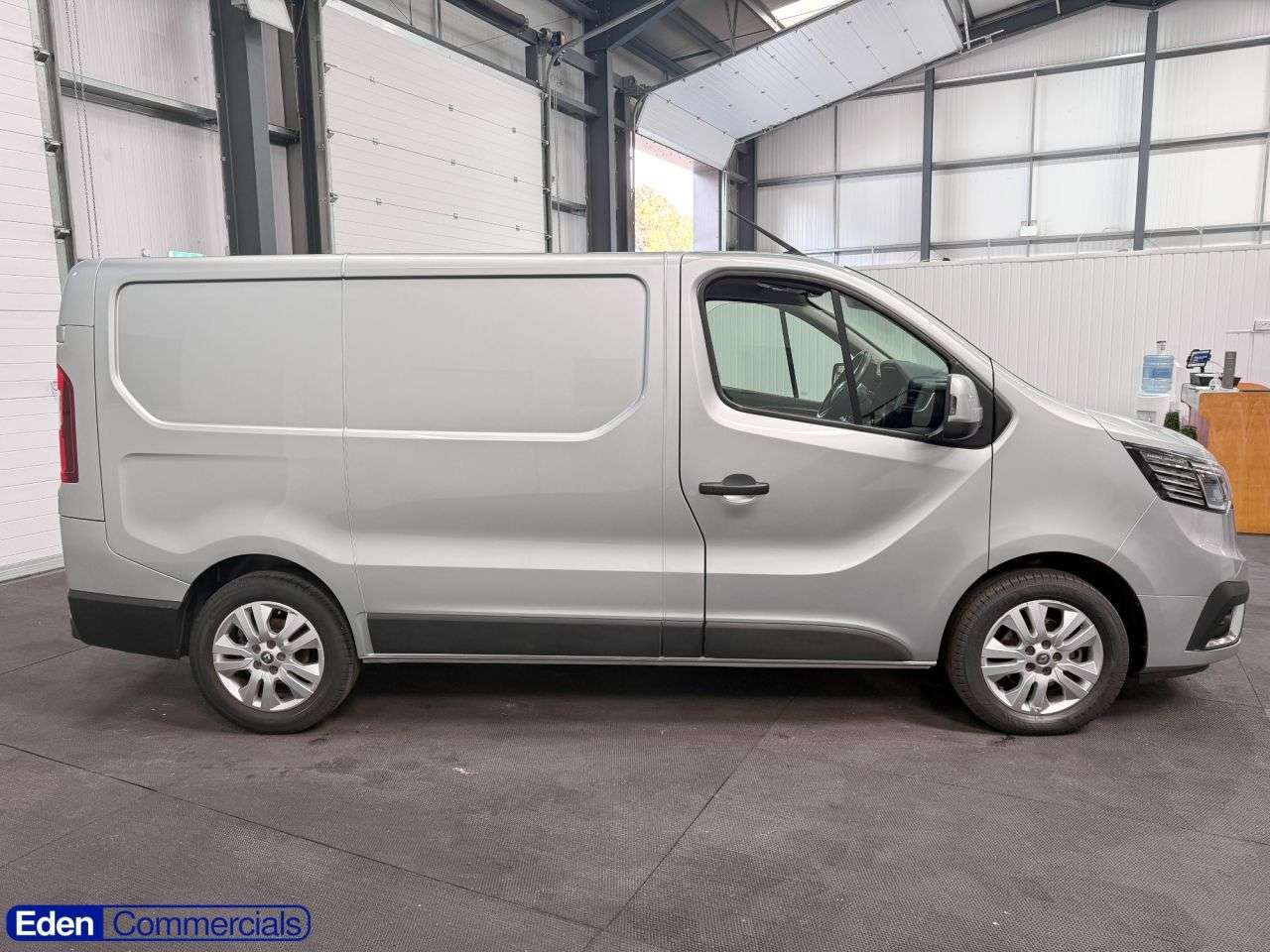 A 2022 RENAULT TRAFIC 2.0 dCi Blue SL28 Sport Panel Van 5dr Diesel Manual L1 H1 Euro 6 (s/s) (130 A 2022 RENAULT TRAFIC 2.0 dCi Blue SL28 Sport Panel Van 5dr Diesel Manual L1 H1 Euro 6 (s/s) (130
