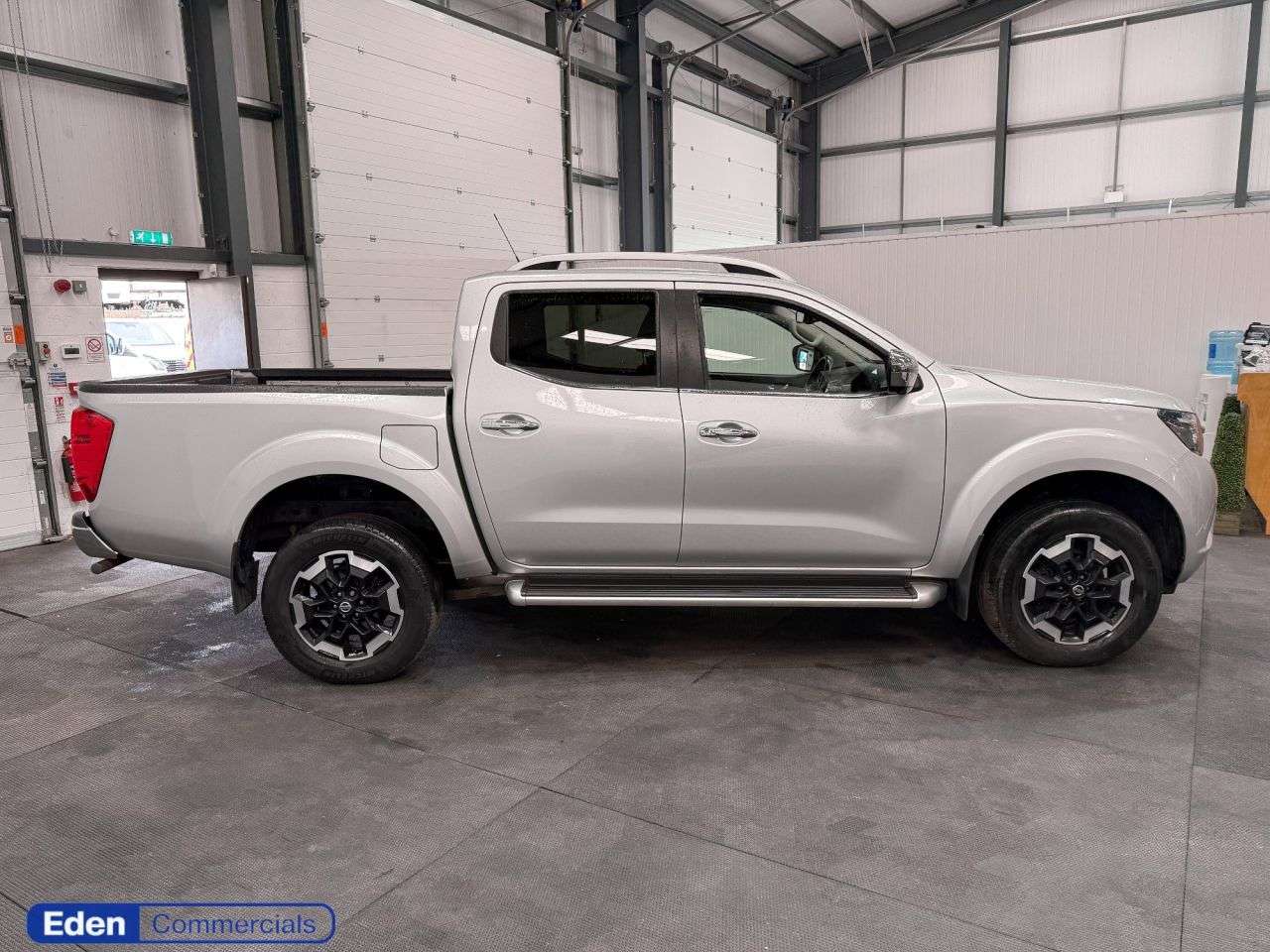 A 2021 NISSAN NAVARA 2.3 dCi Tekna Pickup Double Cab 4dr Diesel Auto 4WD Euro 6 (190 ps) A 2021 NISSAN NAVARA 2.3 dCi Tekna Pickup Double Cab 4dr Diesel Auto 4WD Euro 6 (190 ps)