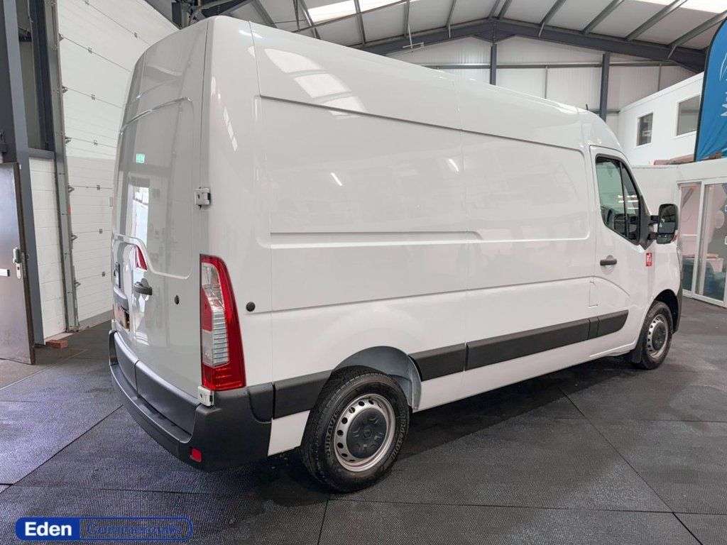A 2026 RENAULT TRUCKS MASTER 2.3L 144 BHP L2 H2 AIR CON + REVERSE CAM A 2026 RENAULT TRUCKS MASTER 2.3L 144 BHP L2 H2 AIR CON + REVERSE CAM