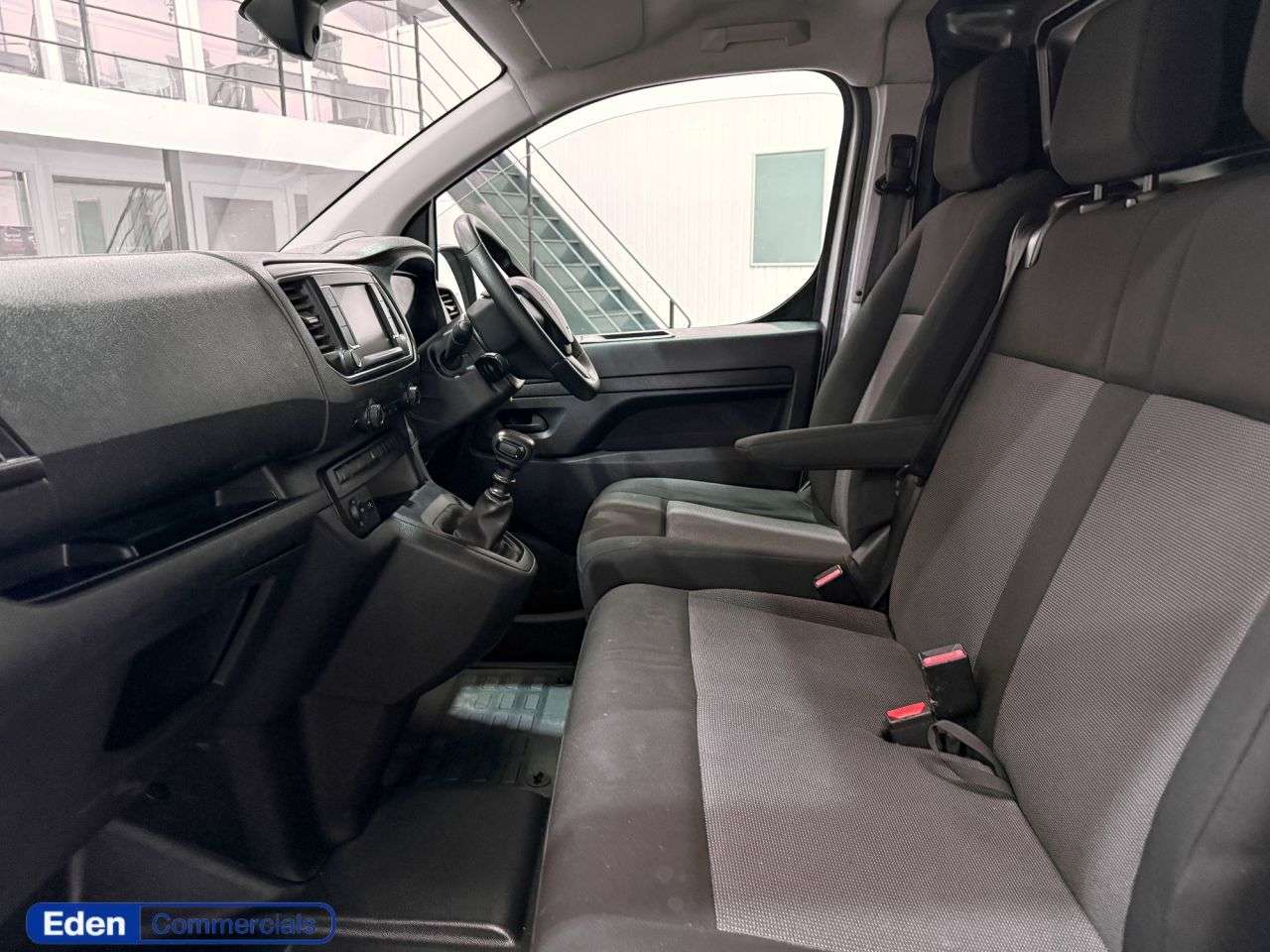 A 2023 PEUGEOT EXPERT 1.5 BlueHDi 1000 Professional Premium + Standard MWB Euro 6 OVER 200 VANS O A 2023 PEUGEOT EXPERT 1.5 BlueHDi 1000 Professional Premium + Standard MWB Euro 6 OVER 200 VANS O