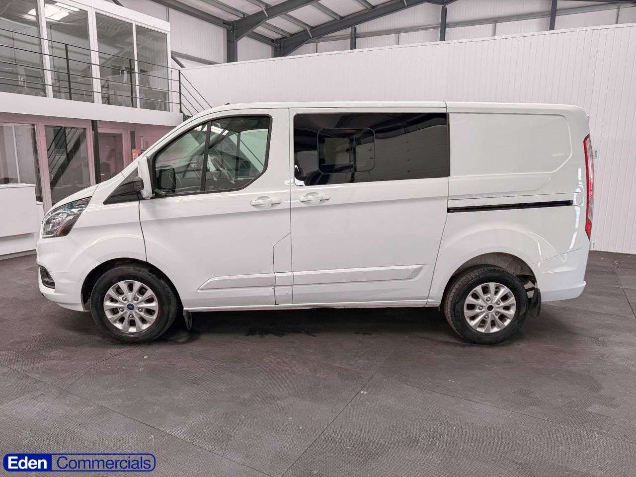 A 2022 FORD TRANSIT CUSTOM 2.0 320 EcoBlue Limited Crew Van Double Cab Auto L1 H1 Euro 6 (170 ps) A 2022 FORD TRANSIT CUSTOM 2.0 320 EcoBlue Limited Crew Van Double Cab Auto L1 H1 Euro 6 (170 ps)