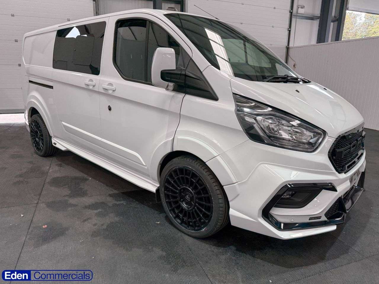 A 2022 FORD TRANSIT CUSTOM 2.0 320 EcoBlue Limited Crew Van Auto L2 H1 Euro 6 (170 ps) AUTO 170 BHP + A 2022 FORD TRANSIT CUSTOM 2.0 320 EcoBlue Limited Crew Van Auto L2 H1 Euro 6 (170 ps) AUTO 170 BHP +