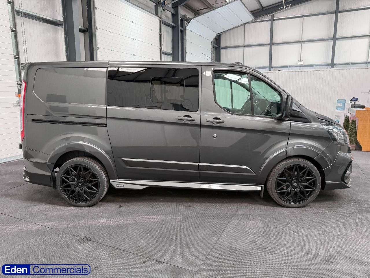 A 2022 FORD TRANSIT CUSTOM 2.0 320 EcoBlue Limited Crew Van Auto L1 H1 Euro 6 (170 ps) A 2022 FORD TRANSIT CUSTOM 2.0 320 EcoBlue Limited Crew Van Auto L1 H1 Euro 6 (170 ps)