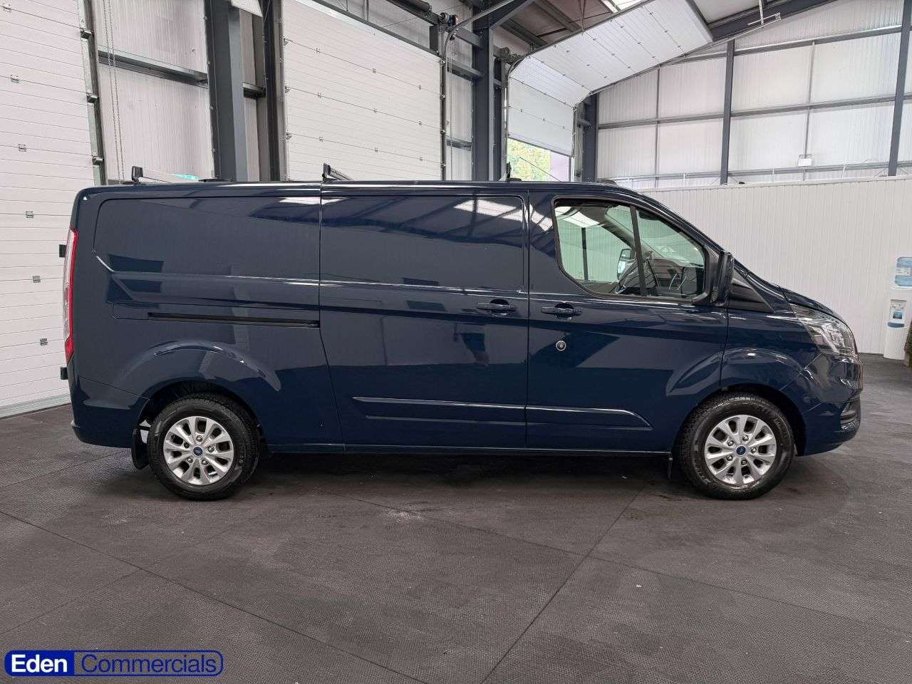 A 2022 FORD TRANSIT CUSTOM 2.0 300 EcoBlue Limited L2 H1 Euro 6 (s/s) (130 ps) AIR CON + HEATED SEATS A 2022 FORD TRANSIT CUSTOM 2.0 300 EcoBlue Limited L2 H1 Euro 6 (s/s) (130 ps) AIR CON + HEATED SEATS