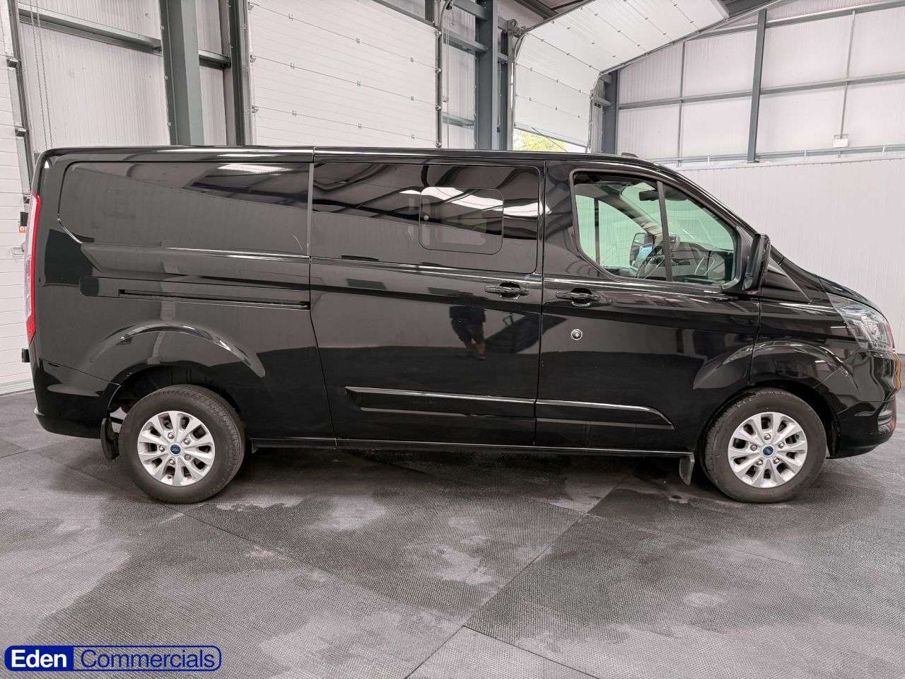 A 2023 FORD TRANSIT CUSTOM 2.0 320 EcoBlue Limited Crew Van Double Cab Auto L2 H1 Euro 6 (170 ps) A 2023 FORD TRANSIT CUSTOM 2.0 320 EcoBlue Limited Crew Van Double Cab Auto L2 H1 Euro 6 (170 ps)