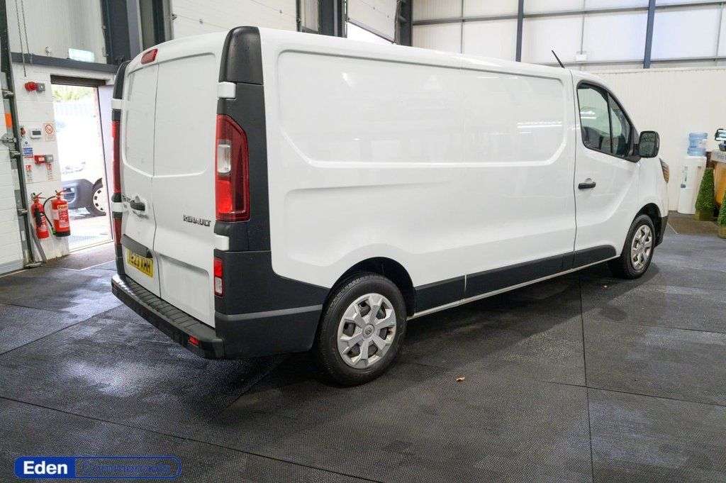 A 2023 RENAULT TRAFIC 2.0 dCi Blue LL30 Start L2 H1 Euro 6 (130 ps) A 2023 RENAULT TRAFIC 2.0 dCi Blue LL30 Start L2 H1 Euro 6 (130 ps)